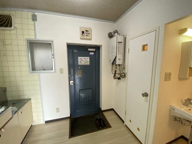 玄関はこんな感じです。