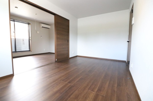 こちらは寝室にいかがでしょうか