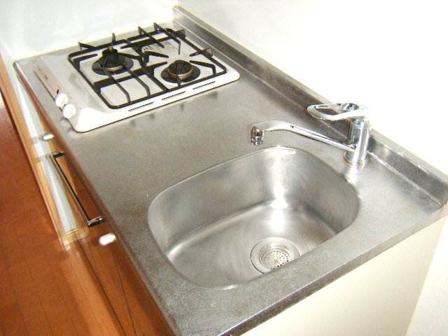 2口ガスコンロ付きのシステムキッチンです。