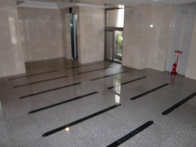 開放感のあるエントランスでお出迎え。