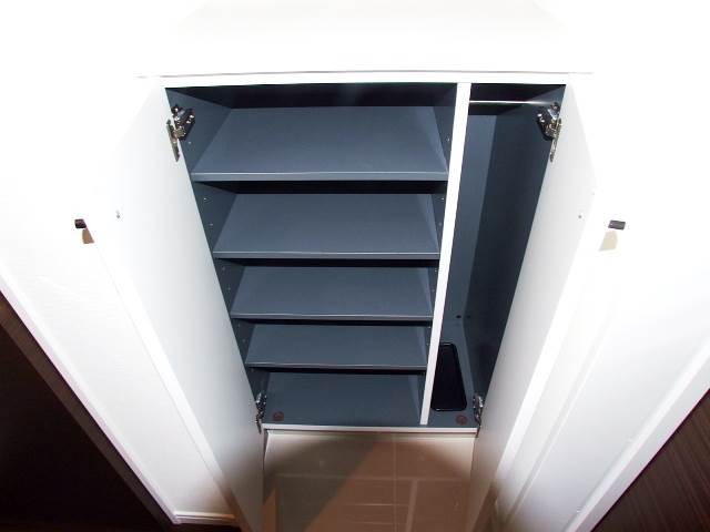 玄関収納も充実しています