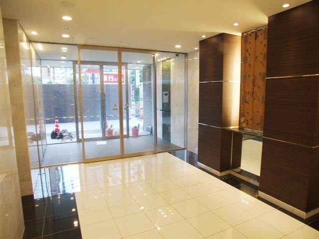 エントランスもきれいにされています