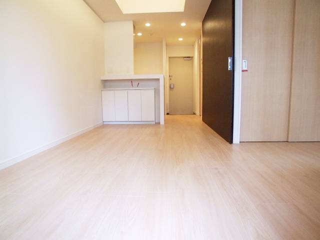 家具の配置に困らないリビングですね