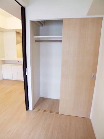 お洋服が多い方でも安心の収納