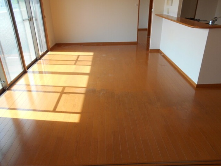 家具の配置がしやすいリビングですね