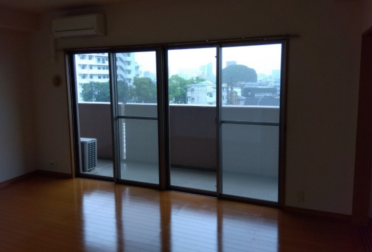 南西向きなので洗濯物もよく乾きそうですね