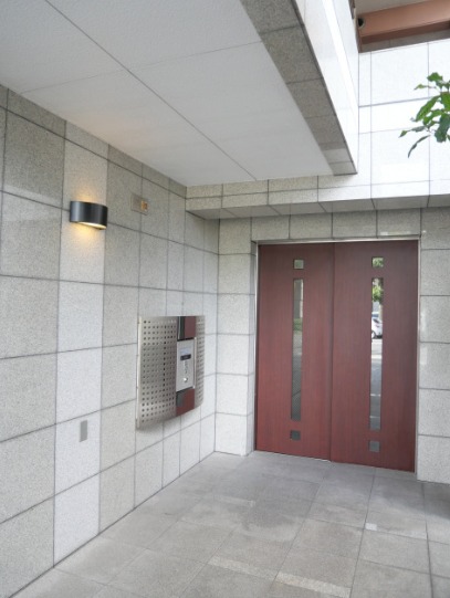 オシャレなエントランスですね