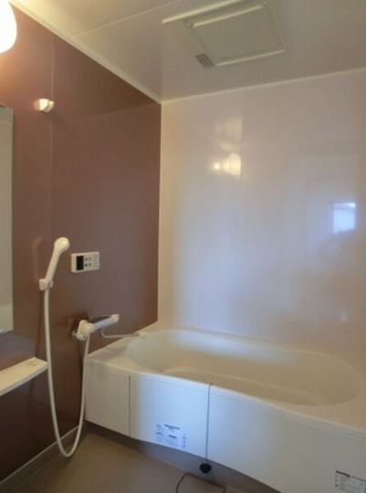 ゆったり過ごせる、くつろぎの浴室空間ですね