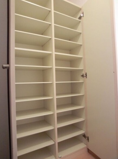 暮らしを整える大容量シューズ空間