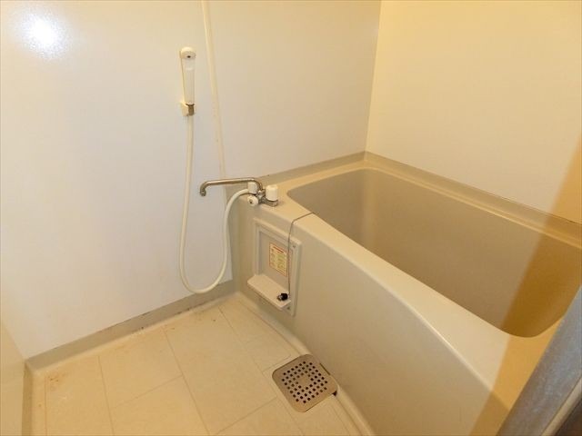 給湯器があるので温度調節はできますよ。