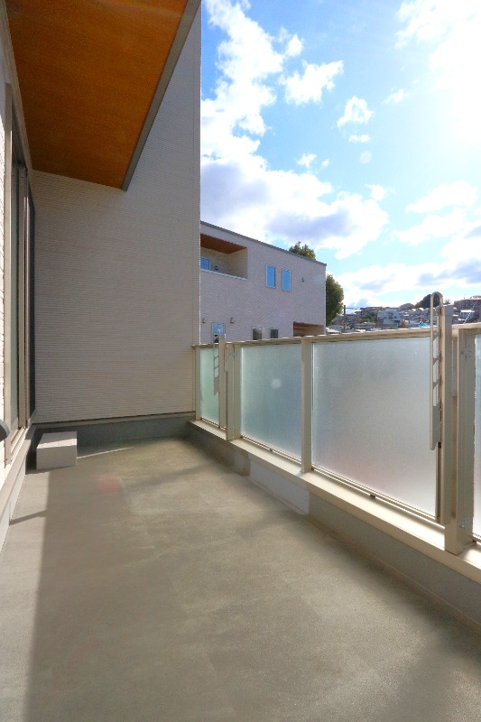 日当たりの良いバルコニーです