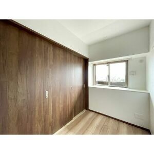 こちらは寝室にいかがでしょうか