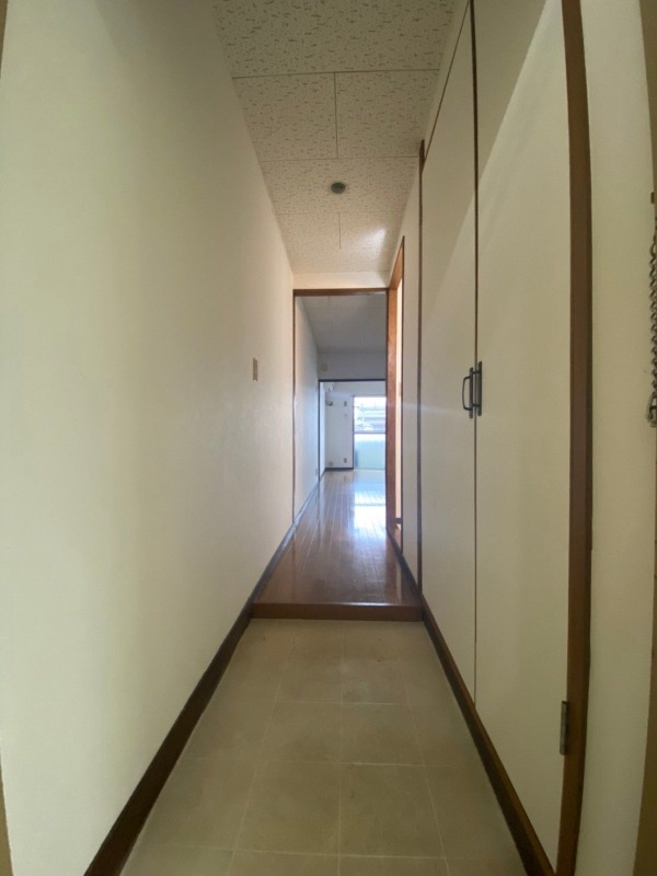 玄関はこんな感じです。