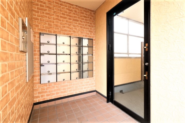 オートロックで安心です。