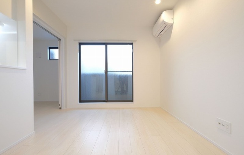 ※同型シリーズの内装です