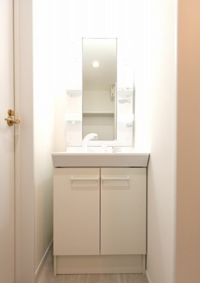 ※同型シリーズの内装です