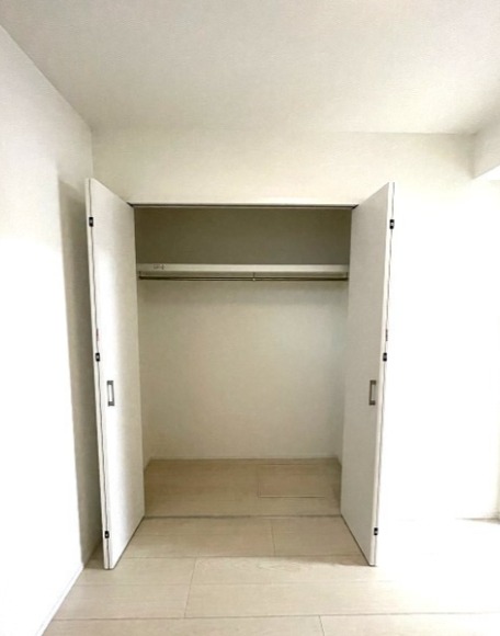 ※同型シリーズの内装です