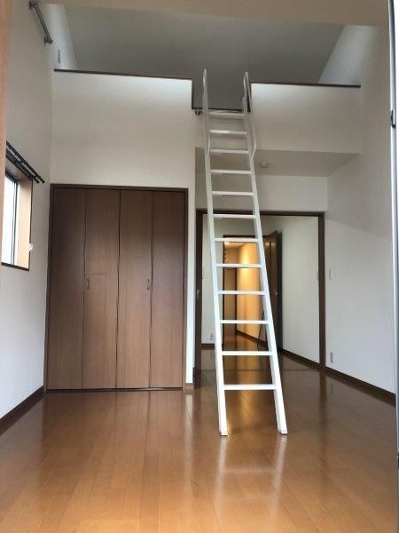 家具の配置がしやすいリビングですね