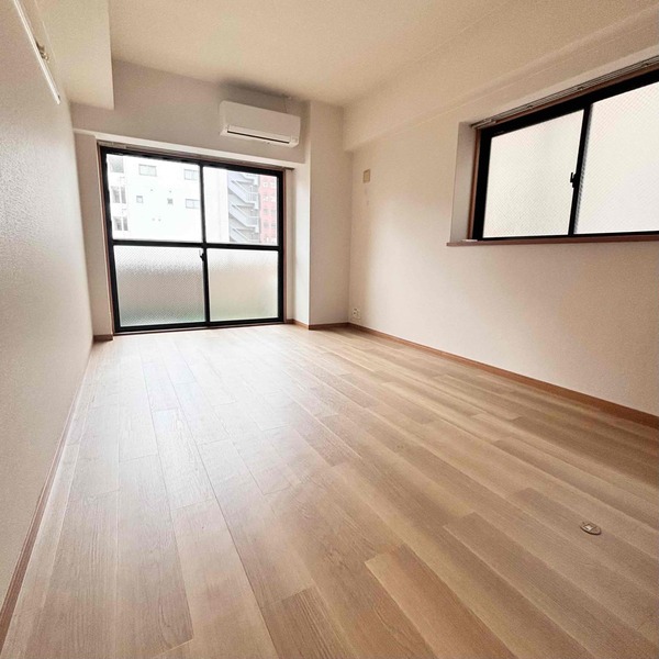 広々洋室でゆっくりお過ごしください