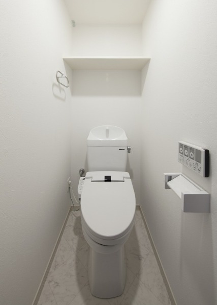 清潔感のあるトイレですね