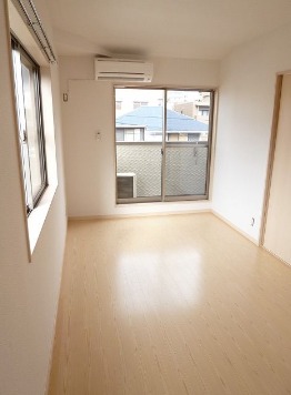 エアコン完備で年中快適に過ごせます