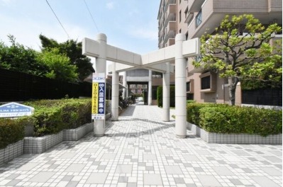 清潔感のあるエントランスですね