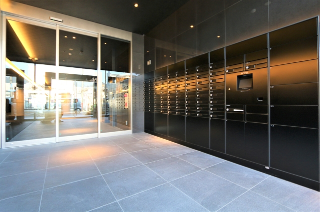 オシャレなエントランスですね