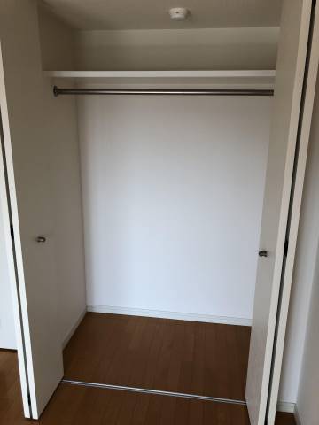 クローゼットもありますよ。