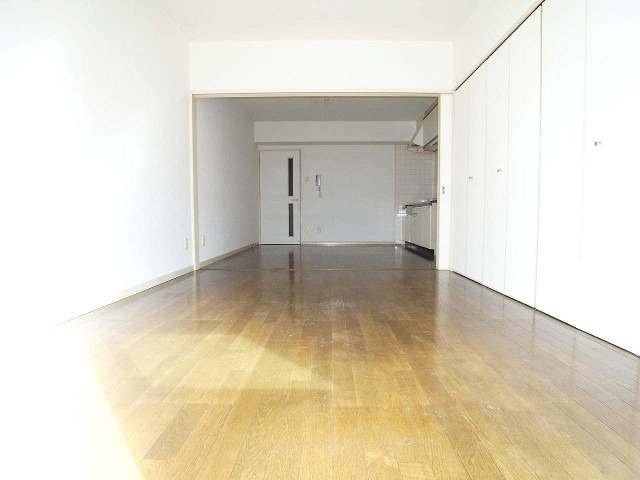 つなげると広々12帖の生活空間です