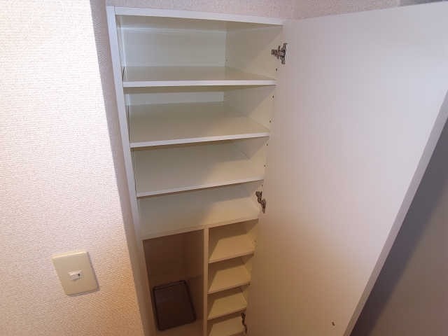 シューズボックスで玄関スッキリ