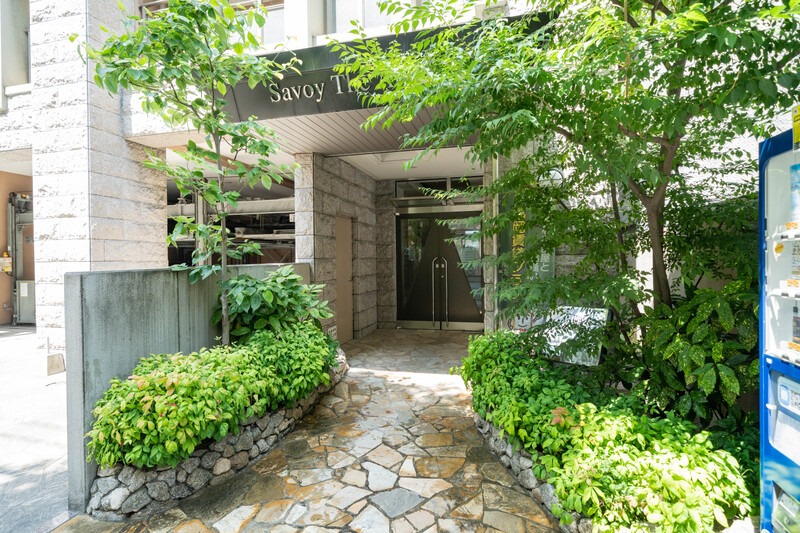 緑豊かなエントランスです