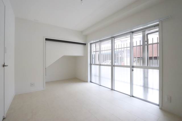 こちらは寝室にぴったりの洋室です。