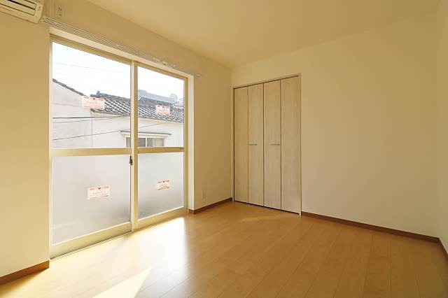 家具の配置に困らないリビングですね