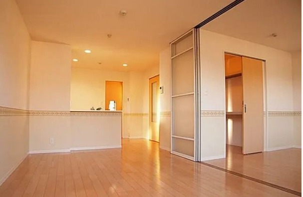 こちらは寝室にいかがでしょうか