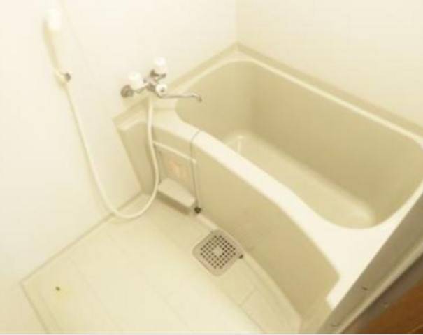 今日の疲れはバスルームで洗い流しましょう