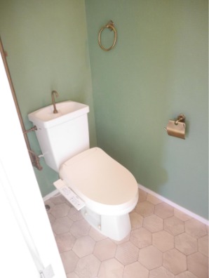 温水洗浄便座付きです