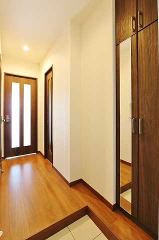 落ち着いた雰囲気のオシャレな玄関です