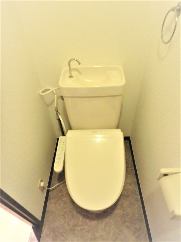 温水洗浄便座付きです
