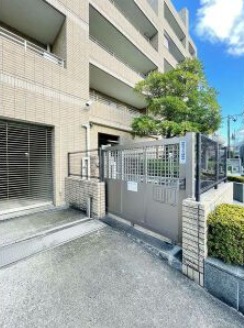 敷地内ゴミ置き場