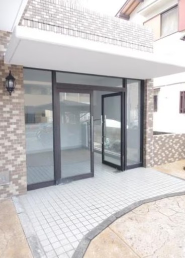 キレイにされてあるエントランスです