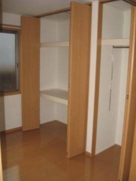 お荷物はこちらへ。