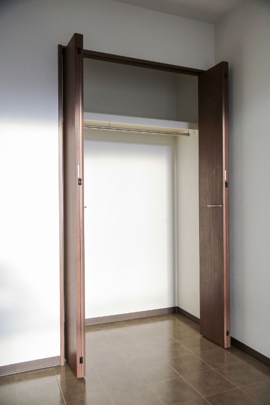 大容量のクローゼットで収納がスッキリしますね