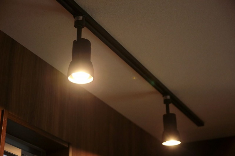 オシャレなペンダントライト付き