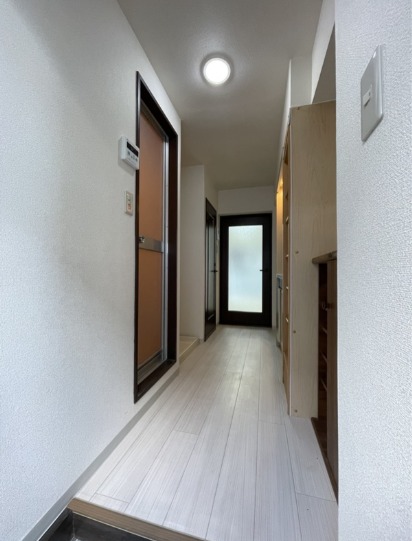 明るい玄関ですね