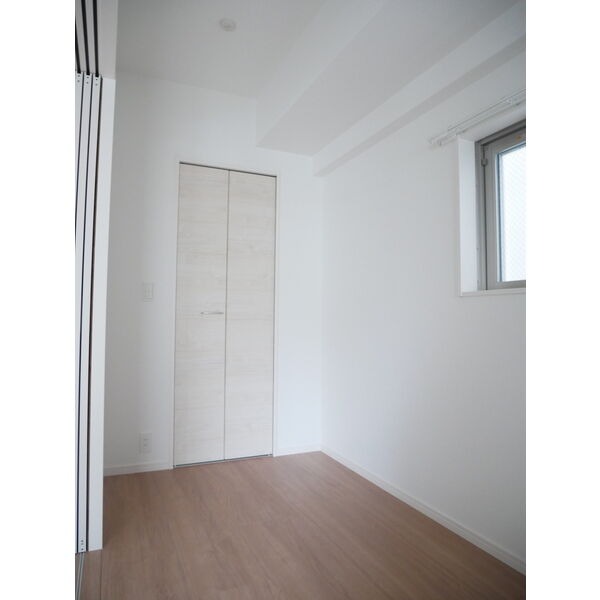 こちらは寝室にいかがでしょうか