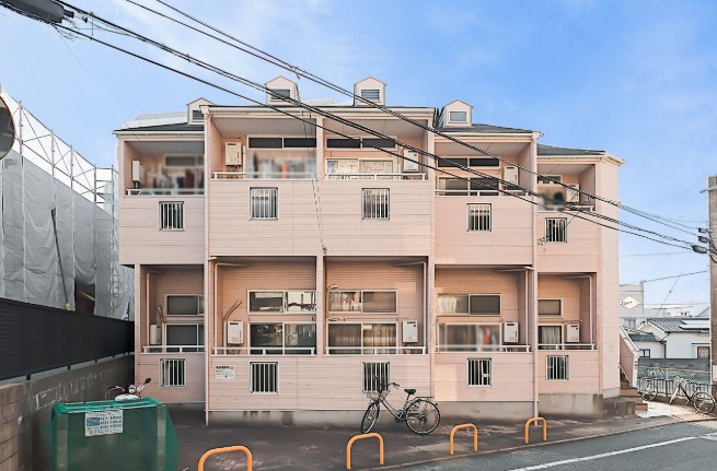 敷地内には駐輪場も完備