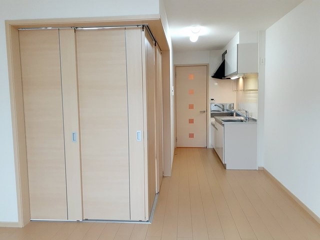 別角度から見たリビングです