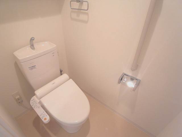 ウォシュレット完備です