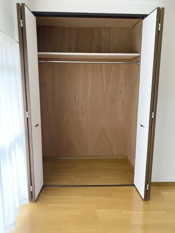 かさばりやすお洋服もたっぷり収納可能です