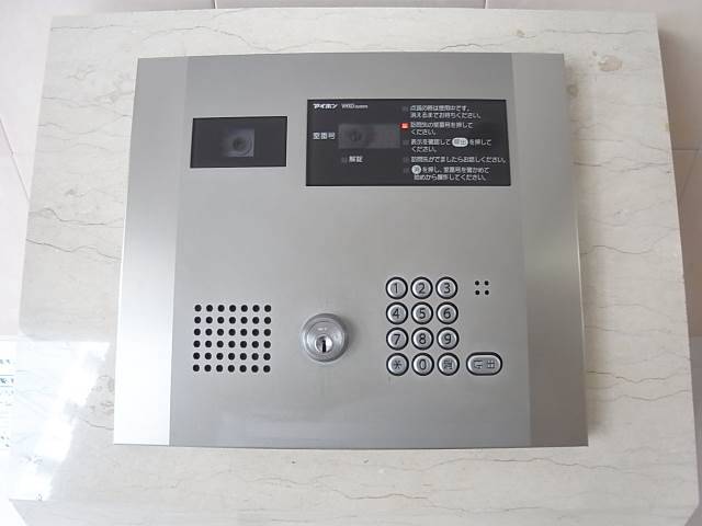 安心の定番。オートロック付き。